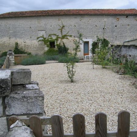 La Cour Des Cloches Bed & Breakfast Mainxe Exterior photo